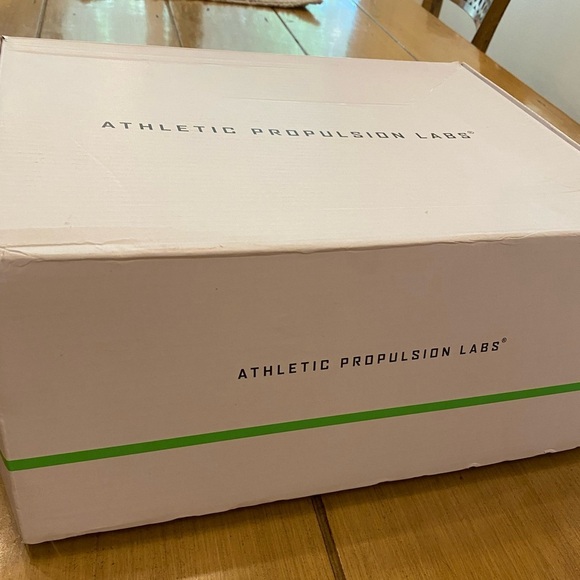 APL Men’s Yellow Techloom Breeze Athletic Sneakers Marigold Lightweight NEW 11.5 - Picture 16 of 16